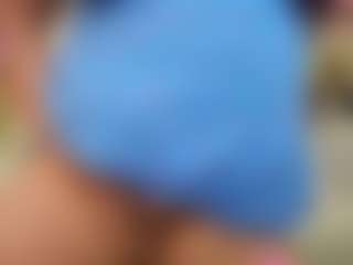happyalice MILF webcam performer live streaming