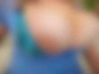 Live cam show with happyalice - Bikini on StripNow