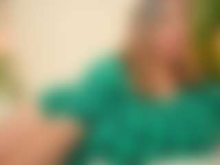 Live cam show with happyalice - Spank MILF on TastyBlacksLive