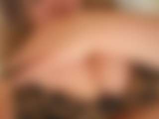 Live cam show with happyalice - Curvy MILF on liverealitysex.com