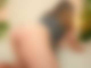 Live cam show with happyalice - Flashing on luckytryst.com