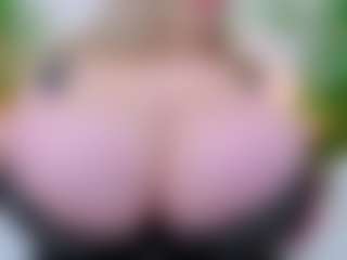 happyalice's Live Sex Cam Show