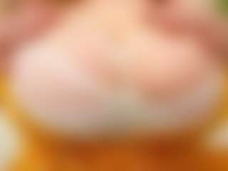 happyalice MILF webcam performer live streaming