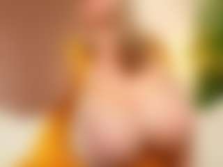 Live cam show with happyalice - Blonde Hair MILF on Camsoda