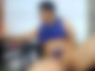 lizbigtits's Live Sex Cam Show