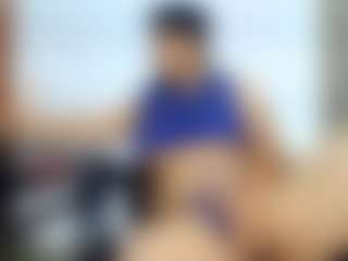 Live cam show with lizbigtits - Shaved Pussy on live18s.com