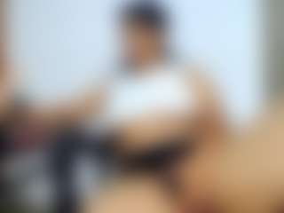 Live cam show with lizbigtits - Ball Sucking on googirlz