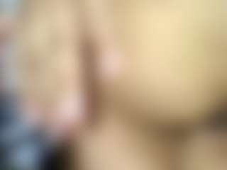 Live cam show with lizbigtits - Thick on Camsoda