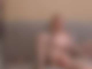 Live cam show with giweria - Facial on Gym Cam Girls