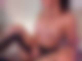 Live cam show with MRS. SQUIRT QUEEN - Average on Camsoda