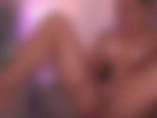 Live cam show with MRS. SQUIRT QUEEN - Flashing on CamClone