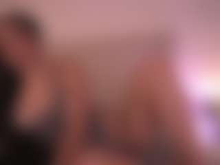 Live cam show with MRS. SQUIRT QUEEN - Average on Camsoda