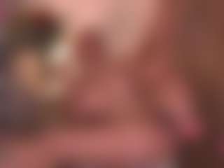 Live cam show with MRS. SQUIRT QUEEN - Bedroom on Dolls Live