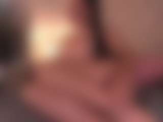 Live cam show with MRS. SQUIRT QUEEN - Bedroom on Camsoda