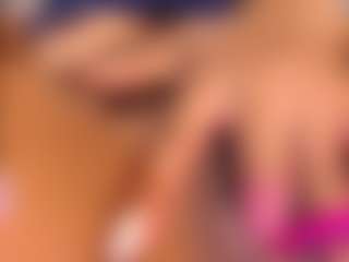 destinnemills MILF webcam performer live streaming