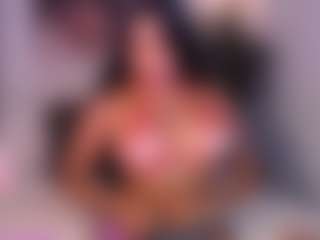 Live cam show with destinnemills - Ebony on Camming Site