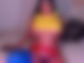 Live cam show with destinnemills - Ebony on Dolls Live
