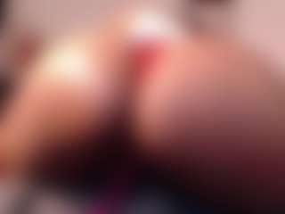 destinnemills MILF webcam performer live streaming