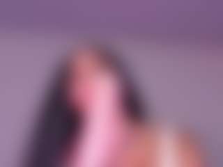 destinnemills MILF webcam performer live streaming