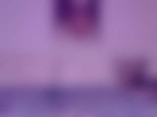 Live cam show with destinnemills - Gamer MILF on StripNow