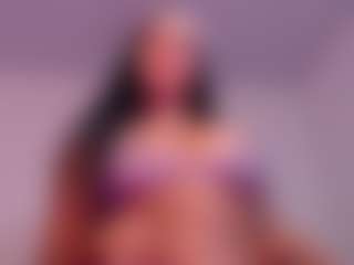 destinnemills MILF webcam performer live streaming