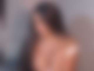 Live cam show with destinnemills - Ebony on intimatelivegirls.com