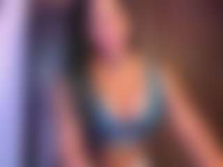 Live cam show with destinnemills - Blowjob on TeamSkeetLive