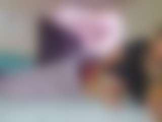 Live cam show with antonettekiki - Bedroom Black on live.xheat.ai