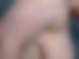 red-scarlett's Live Sex Cam Show