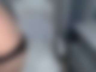 Live cam show with red-scarlett - Brown Hair on TottyGirls