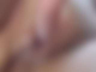 red-scarlett's Live Sex Cam Show