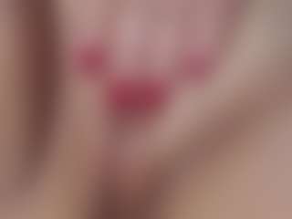Live cam show with red-scarlett - Brown Hair MILF on SquirtSoMuch
