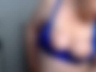 red-scarlett's Live Sex Cam Show