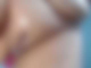 Live cam show with red-scarlett - Brown Hair MILF on livesuperchat.net