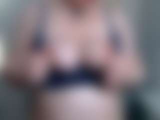 red-scarlett's Live Sex Cam Show