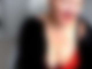 Live cam show with red-scarlett - Brown Hair MILF on googirlz