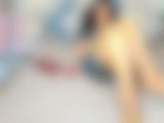 wildrossy MILF webcam performer live streaming