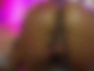 Live cam show with Lady Brown - Bedroom on Camsoda