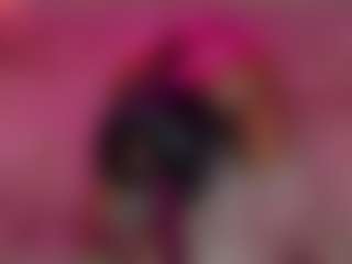 Live cam show with Lady Brown - Muscle on StripNow