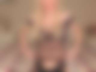 Live cam show with idealovnet - Spank on Chatstar