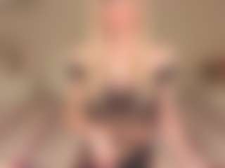 Live cam show with idealovnet - Spank on AdultVida.com