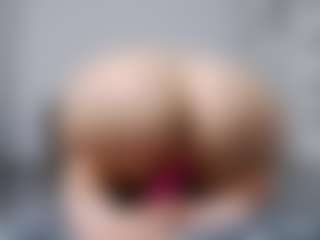 Live cam show with Sophilexy - Squirt on Chatstar