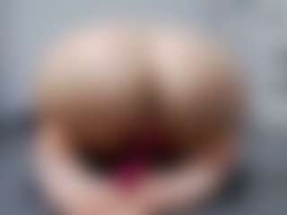 Live cam show with Sophilexy - Butt Plug on Camsoda Late Night