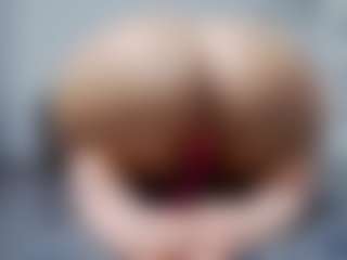 Live cam show with Sophilexy - Teen (18+) on eurowanks.com