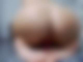 Live cam show with Sophilexy - Big Tits on intimatelivegirls.com