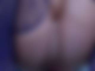 Live cam show with Sophilexy - Butt Plug on Dare Cams