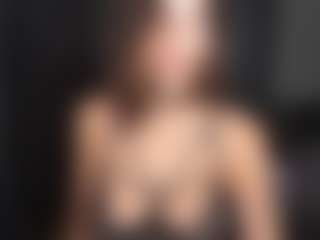 Live cam show with Ukrainian catwoman - Cum Curvy on Camming Site