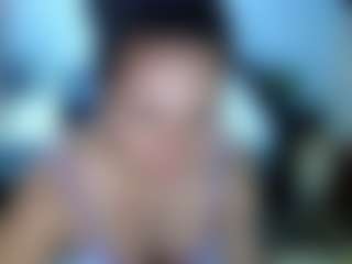 Live cam show with kaarlaa - Glasses on Milfs Live