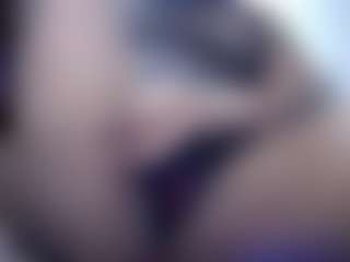 Live cam show with kaarlaa - Thick on SpunkLive