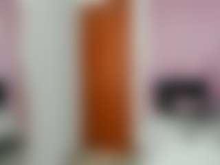 Live cam show with lupeadams - Robe on CamwithHer